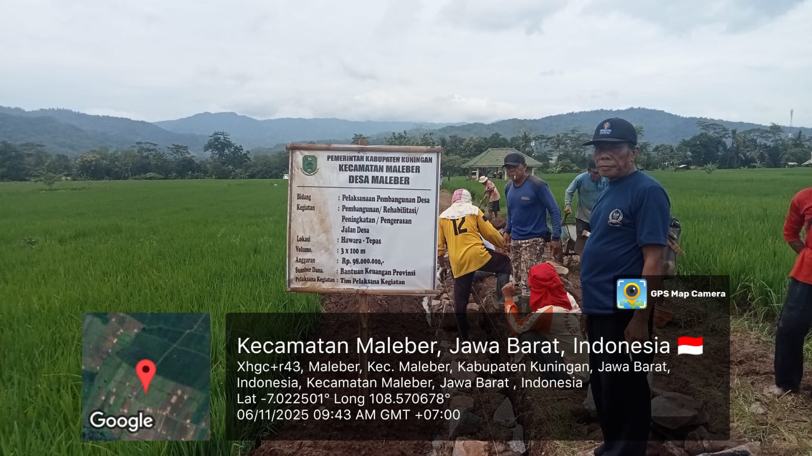 PEMBANGUNAN JALAN DESA