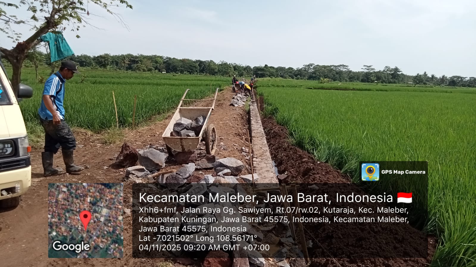 PEMBANGUNAN JALAN DESA